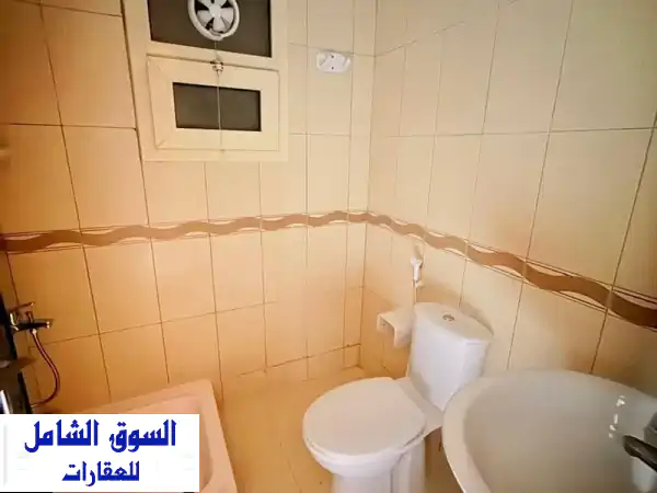 استوديو للإيجار السنوي  النباعة (الشارقة) موقع مميز جدا قريب من دوار الساعة وموقف الباصات سهل ...