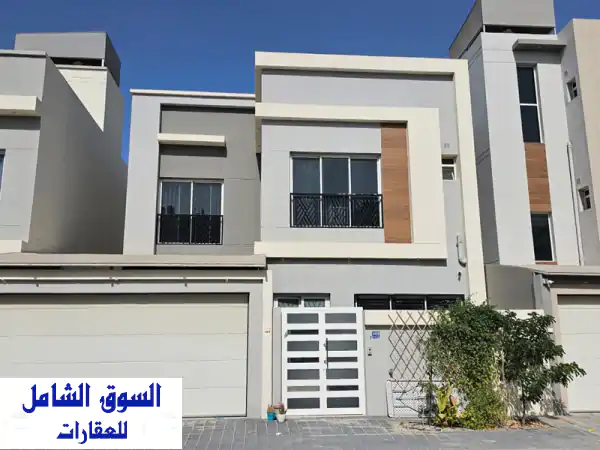 فيلا أحلامك شبه الجديدة للبيع في بني جمرة، المنامة...