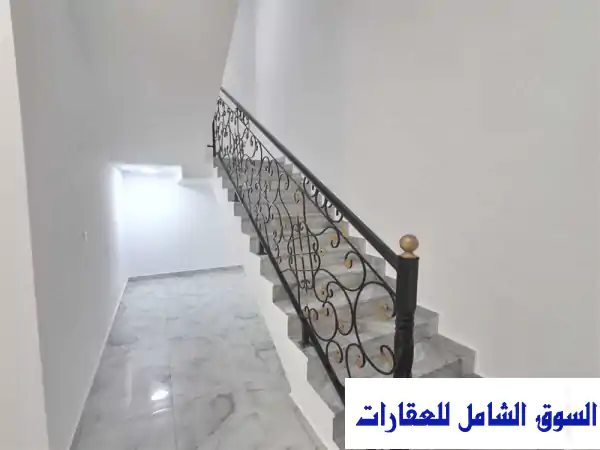 فيلا للإيجار في شخبوط مدخل خاص موقع مميز جدا قريب...