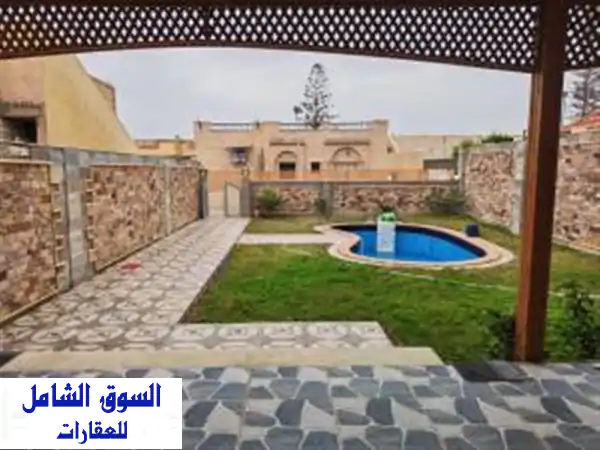 فيلا للبيع بحمام سباحة بالساحل الشمالي