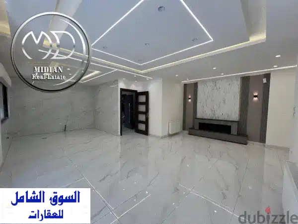 شقة جديدة فارغة للايجار ضاحية الرشيد مساحة 190 م...
