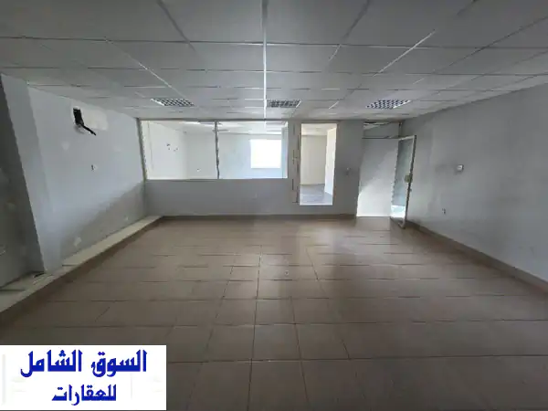 للإيجار معرض تجاري في شارع سلماباد العام، قرب جامعة البحرين للتكنولوجيا، بمساحة 300 متر مربع مع ...