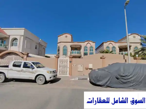 فيلا مستقلة فاخرة للإيجار في شرقان الشارقة | مسبح...