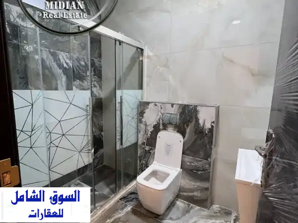 منزلك المثالي ينتظرك: شقة شبه أرضي جديدة للبيع بضاحية الأمير راشد 175م + حديقة 100م وكراج خاص!
