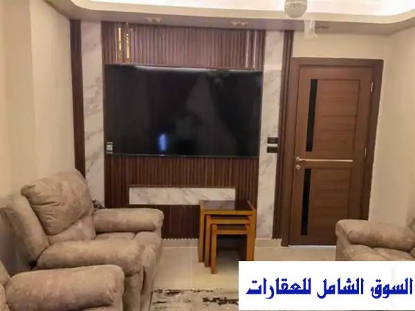 فرصة استثمارية ذهبية بمدينتي: شقة 140م مفروشة بالكامل (الترا سوبر لوكس) بعائد شهري وموقع استراتيجي - للبيع من المالك مباشرة بدون عمولات!