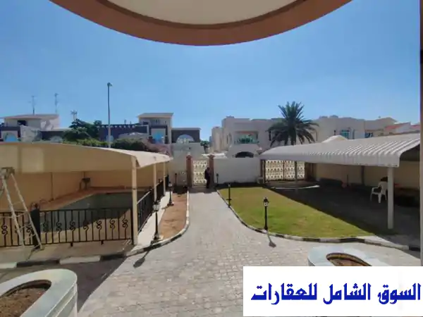 فيلا مستقلة فاخرة للإيجار في شرقان الشارقة | مسبح خاص، إطلالة بحرية، صيانة مجانية