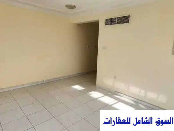فيلا مستقلة توزيع مثالي للمساحات والغرف صيانة مجانية بالكامل موقع مميز للإيجار في شرقان الشارقة