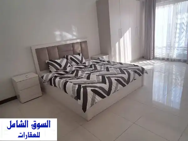 للإيجار: شقة في الرفاع الحجيات، شامل الكهرباء، مفروشة، 4 غرف ماستر، 5 حمامات، مطبخ، صالة كبيرة. ...