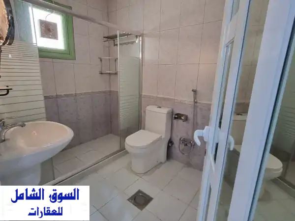 فرصة مميزة: شقة 3 غرف وصالتين للإيجار بالقادسية - مثالية لزوجين وافدين (بدون أطفال) - قرب حديقة ومسجد - 500 د.ك