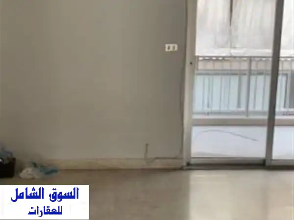 شقة فسيحة ومريحة للإيجار في الأشرفية، بيروت | 3...