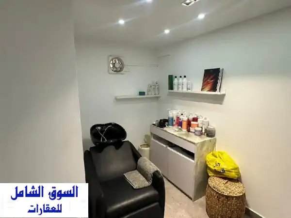 فرصة استثمارية ذهبية: صالون نسائي فاخر للبيع بمنطقة راقية قرب الممشى - جاهز للربح وموظفون مدربون!