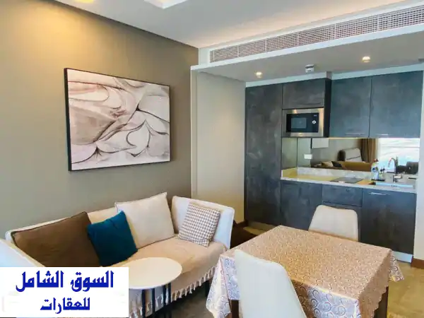 يوجد لدينا شقة استوديو للإيجار، مفروشة بالكامل، شامل كهرباء وماء، بـ 20 دينار. إطلالة بحرية، نظيفة ...