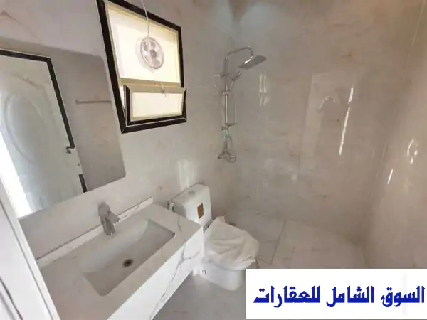 فيلا للإيجار في الحليو أول ساكن مواصفات الفيلا 5 غرف نوم صالة واسعة مجلس مطبخ مفروشة عجمان