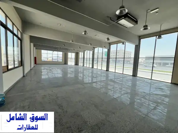 فرصة استثمارية ذهبية: معرض تجاري 9000 قدم²...