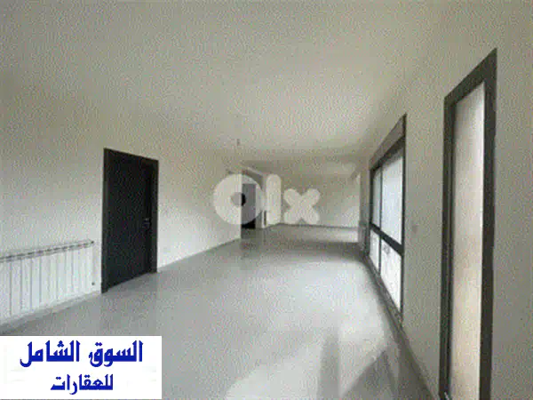 شقة فاخرة للبيع في بلونة | 210 متر مربع | 3 غرف نوم (1 ماستر) | موقع مميز