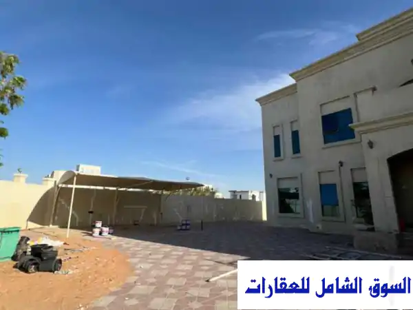 فيلا مستقلة مجددة بالكامل شارع رئيسي سهل جدا الوصول لدبي صيانة مجانية وجهات بانوراما للإيجار في السيوح الشارقة