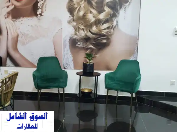 فرصة ذهبية: صالون نسائي شغال ومجهز بالكامل للبيع في الشارقة، التعاون - موقع حيوي 80م2