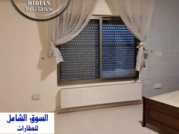 شقة للإيجار في دير غبار: 225م، طابق ثاني، تشطيبات سوبر ديلوكس وإطلالة ساحرة