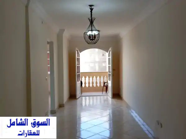 فرصة استثمارية للبيع شقة عالشارع خالد ابن...
