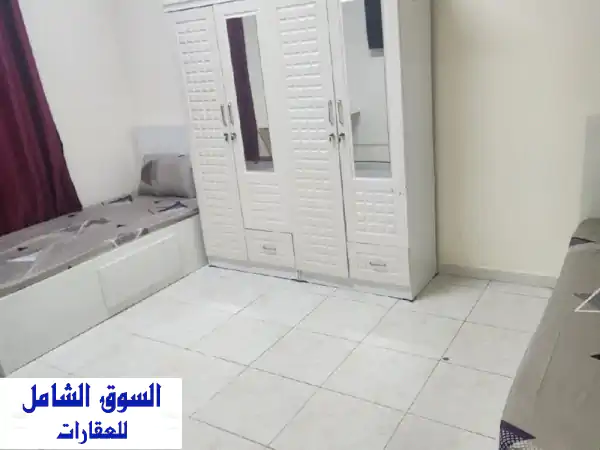 غرفة مفروش دخل شقة تصلح لعائلة صغيرة زوج وزوجته...