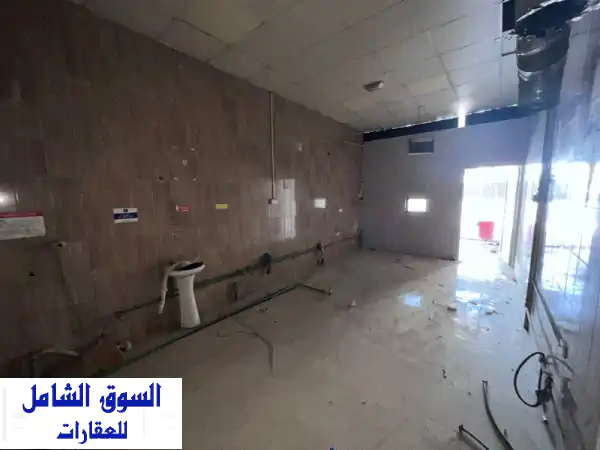 فرصة ذهبية: محل تجاري للإيجار السنوي في شارع الشيخ عمار، عجمان - موقع حيوي ومميز لنجاح مشروعك!