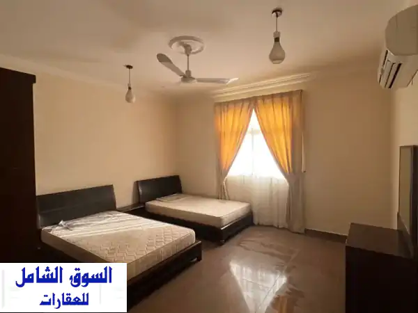 إيجار شقة مفروشة واسعة في توبلي: 3 غرف، حمامين، مكيفات...