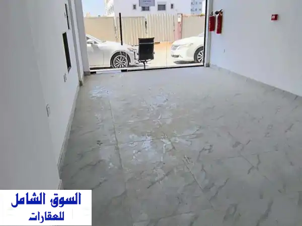 محل للإيجار بالروضة عجمان: موقع استراتيجي بجوار...