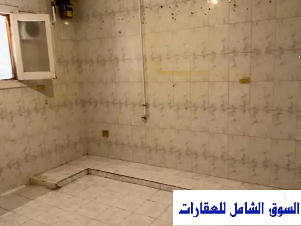 شقة إيجار 235م بالمنطقة التاسعة مدينة نصر | موقع استراتيجي قرب محور شينزوابي ومصطفى النحاس | دور ثاني | تصلح إداري