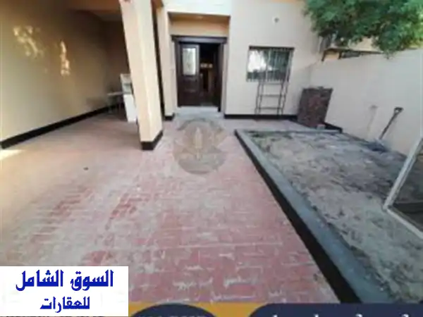 فرصة لا تُعوّض: فيلا فسيحة وفاخرة للايجار...