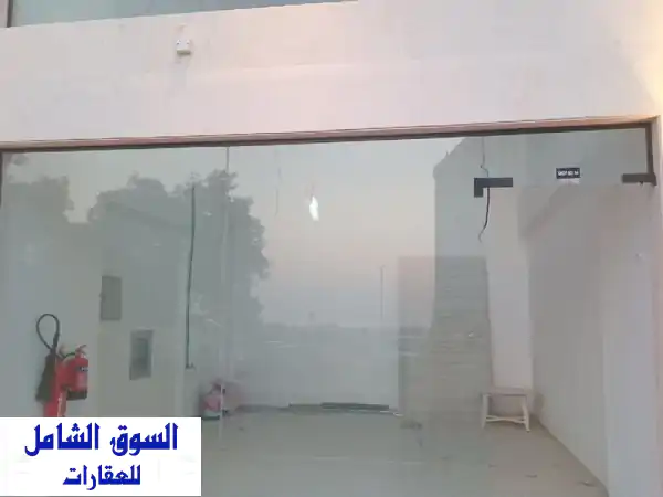 للإيجار السنوي  كورنيش عجمان (النخيل 2) بناية جديدة أول ساكن 3 محلات تجارية مع ميزانين موقع مميز ...