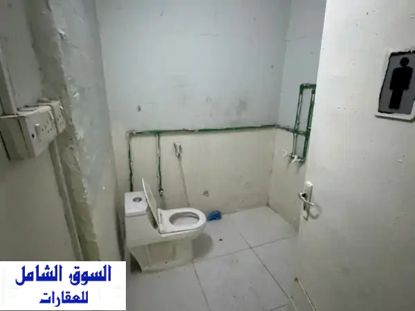 سكن عمال فاخر ومريح للإيجار بالراشدية 3 عجمان | 4 غرف واسعة، موقع استراتيجي، جاهز فوراً!