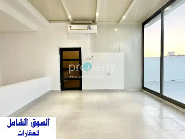 دوبلكس فاخر للإيجار في الرميثية: 3 غرف ماستر، تراس...