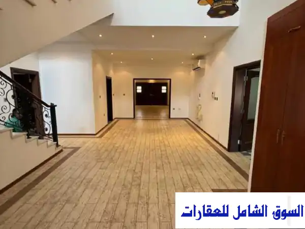 فيلا فاخرة للإيجار بالذخيرة، الخور | 5 غرف نوم...