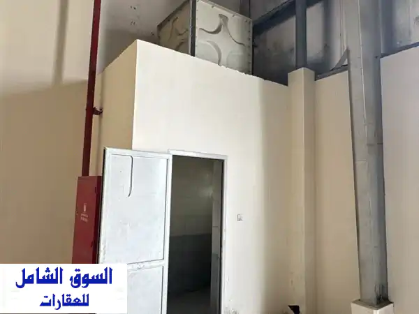 مستودع للإيجار  منطقة الصجعة الصناعية، الشارقة، بمساحة 3500 قدم مربع في موقع صناعي متميز، مناسب ...