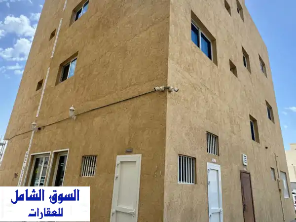 فرصة استثمارية ذهبية: بناية سكنية تجارية فاخرة...