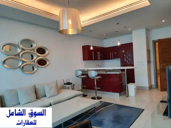 يقع في منطقة المنقف على طول الطريق الساحلي شقة...