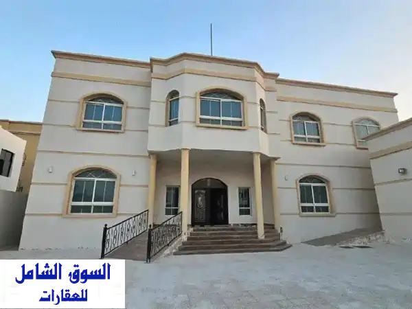 فيلا للبيع في الروضة 2: 12 غرفة، 8100 قدم²، موقع...