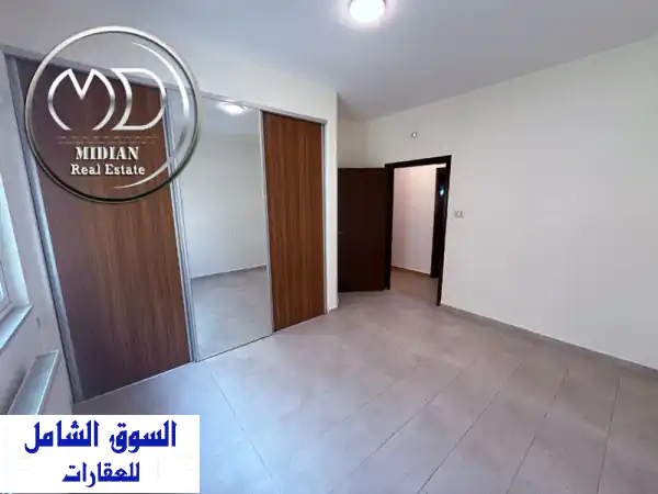 شقة 4 نوم فاخرة للإيجار في عبدون (طابق أول) - 250م بتشطيبات عصرية وإطلالة مميزة!
