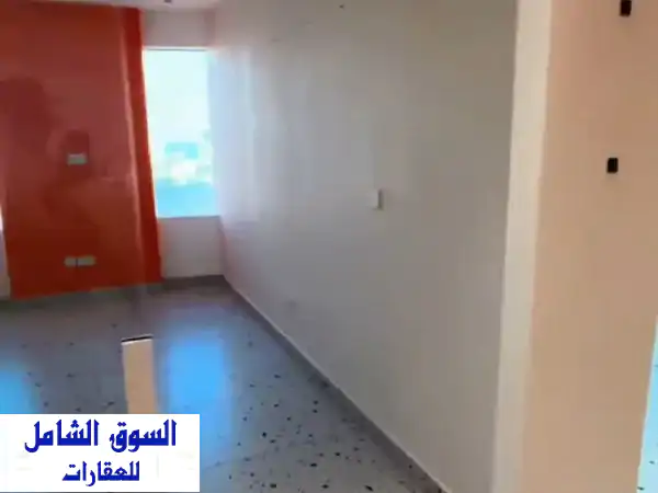 مكتب فاخر للإيجار شرق - دور كامل 110م ببرج عصري بشارع أحمد الجابر | موقع استراتيجي بالكويت