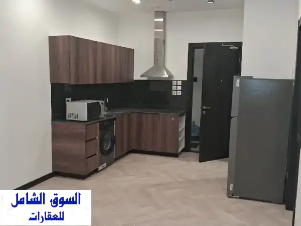 للإيجار شقة نصف مفروشة في الرفاع قرب مجمع اللولو. غرفة وصالة، حمام، مطبخ، مصعد، موقف خاص للسيارة. ...