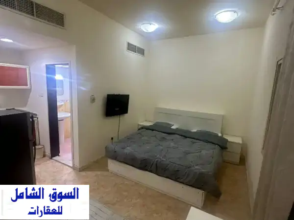 فرصة ذهبية: استوديو مفروش للإيجار الشهري في الجرف 3 عجمان | 2000 درهم شامل الفواتير | قرب السوق الصيني