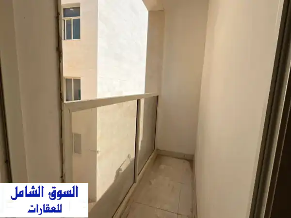بناية سكنية وتجارية للبيع في العالية: فرصة...
