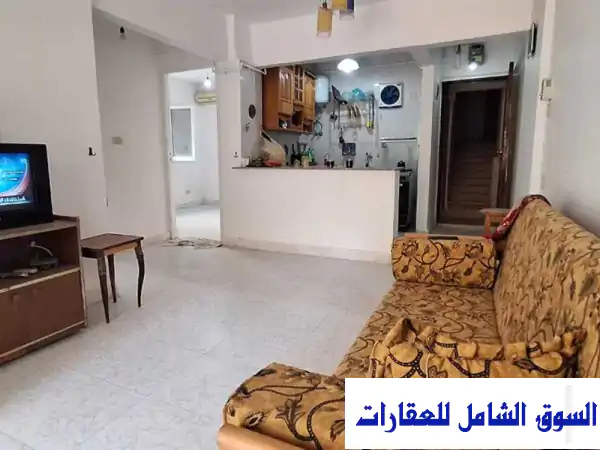 شقة للإيجار قانون جديد بدون فرش بموقع متميز...