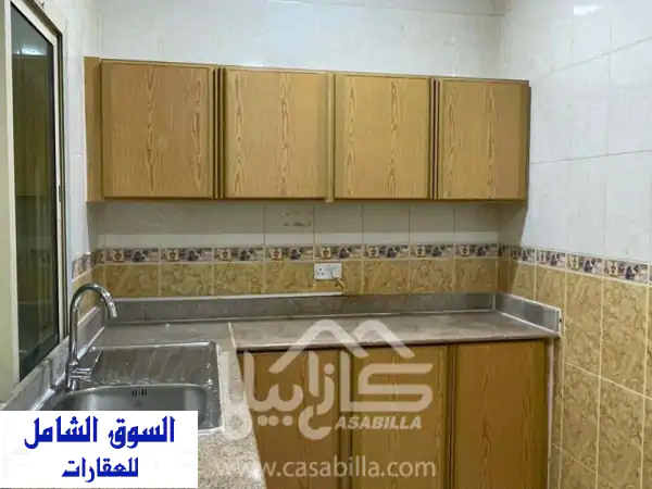 للإيجار: استوديو واسع ومريح في الحد، شامل الكهرباء والماء، قريب من جميع الخدمات ومناسب للعائلات. ...