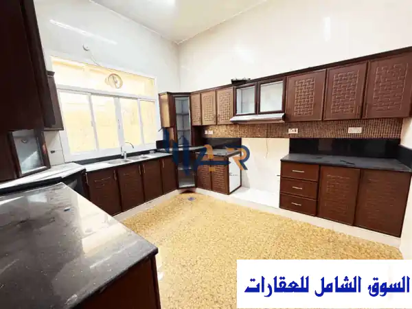 فيلا للإيجار بمدينة شخبوط داخل مجمع حوش سعر مميز في مدينة أبو ظبي