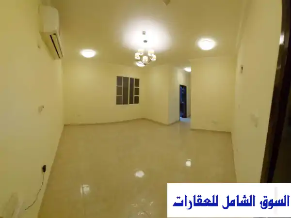للإيجار الشهري شقة في الوكرة 400 م²