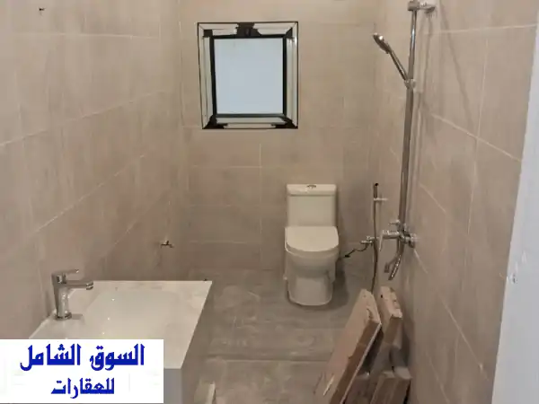 بيت سوبر لوكس مجدد بالكامل للبيع في مدينة عيسى، يتكون من طابق واحد، المساحة 250 متر مربع، 4 غرف، 4 ...