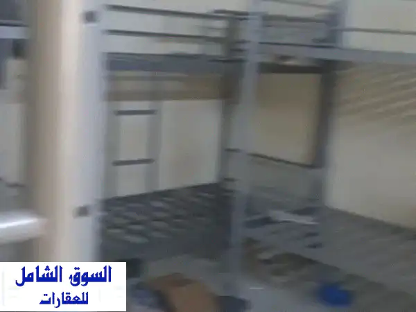 بيت عربي بجوار أبراج الفالكون 8 غرف عدد الحمامات 5 عدد المطبخ 2 مساحات كبيرة موظفين عمال الصيانة ...