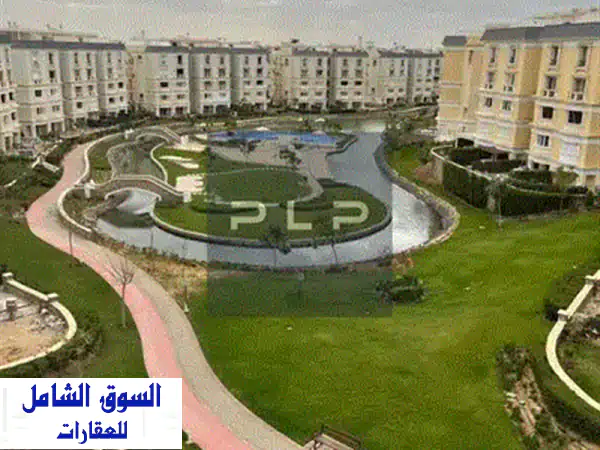 اي فيلا روف للبيع استلام فوري تشطيب  سوبر لوكس بسعر لقطه و باقل من سعر السوق في كمبوند ماونتن فيو هايد بارك القاهره الجديده التجمع الخامس