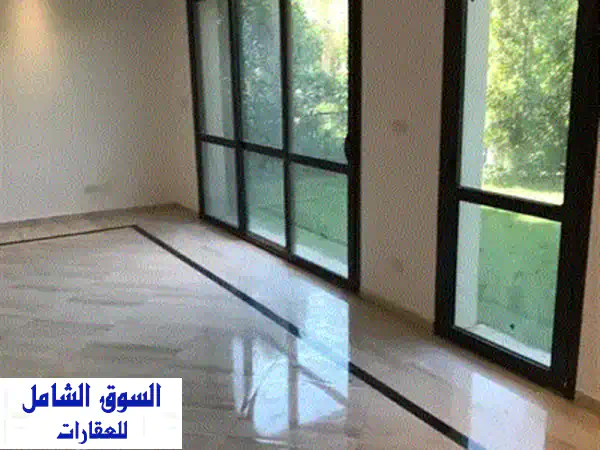 دوبلكس فاخر للايجار بحديقة خاصة في ايستاون التجمع الخامس | مطبخ مجهز وتكييفات 250م²